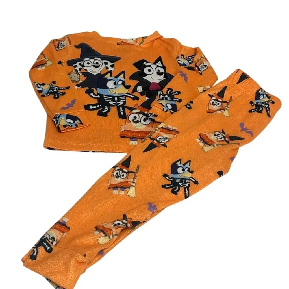 Bluey NWOT Halloween Pajama set Bluey & Bingo in spooky costumes #T